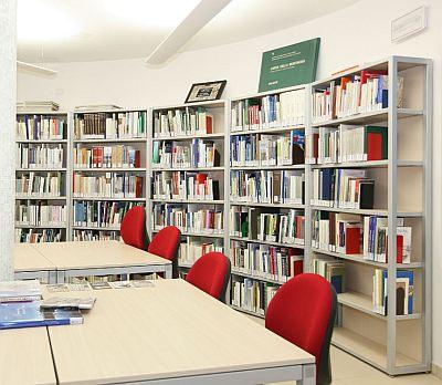 Biblioteca di Bormio . sala di consultazione